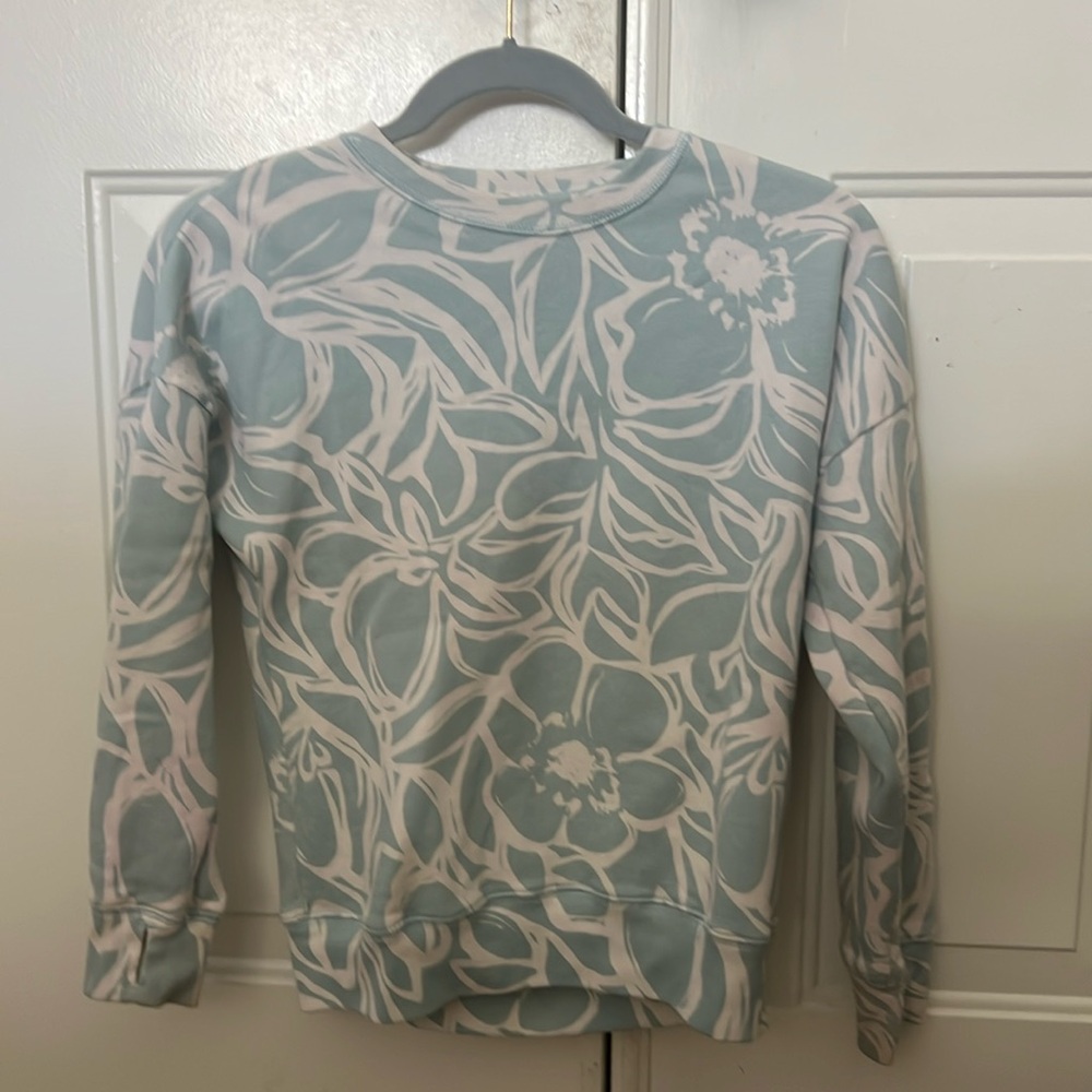 Sweatshirt